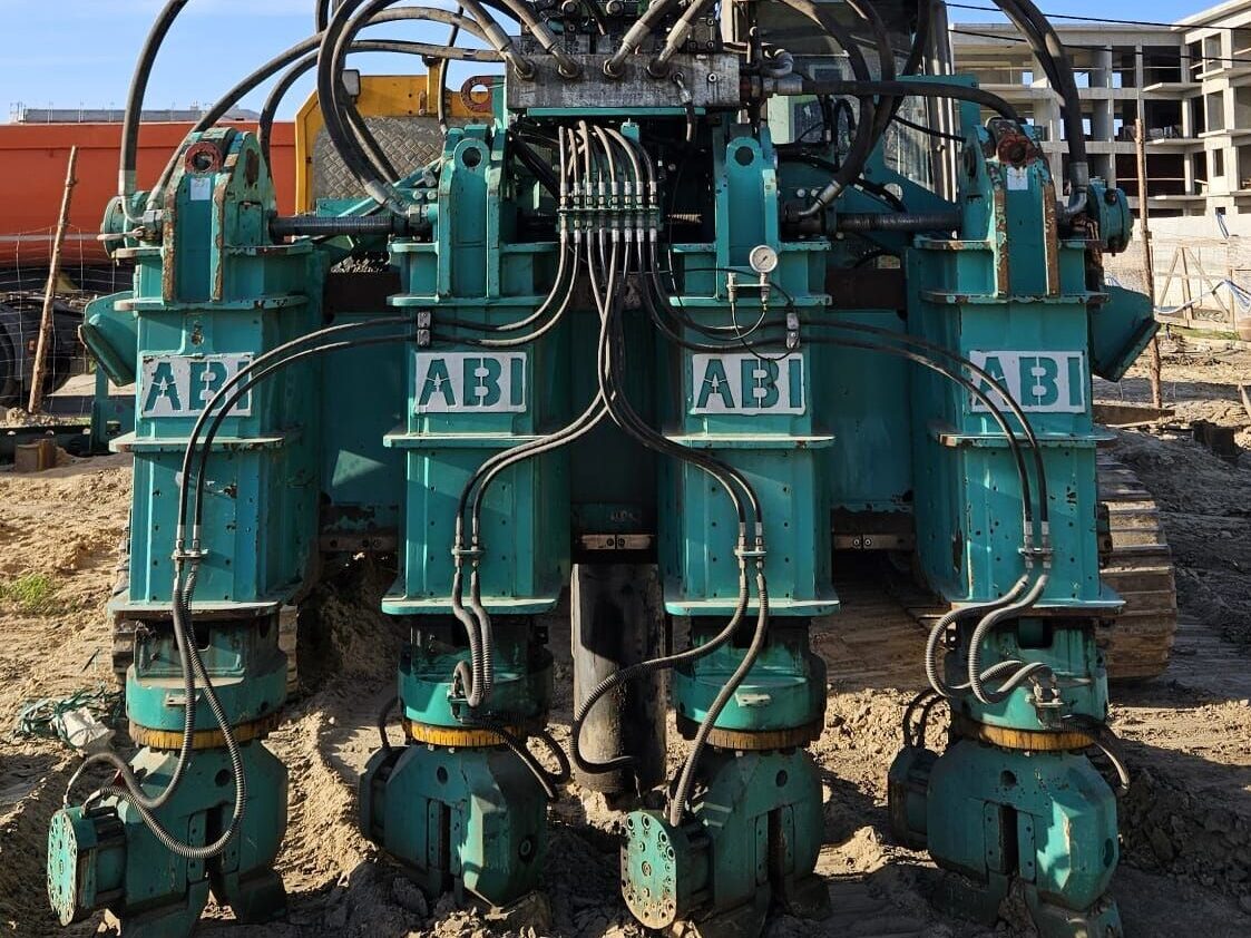 Hydraulic press sold through GeoCivil equipment brokering