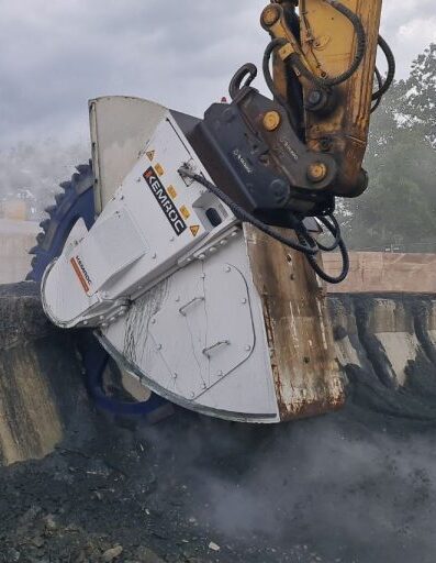 KEMROC cut and break demolition of reinforced concrete